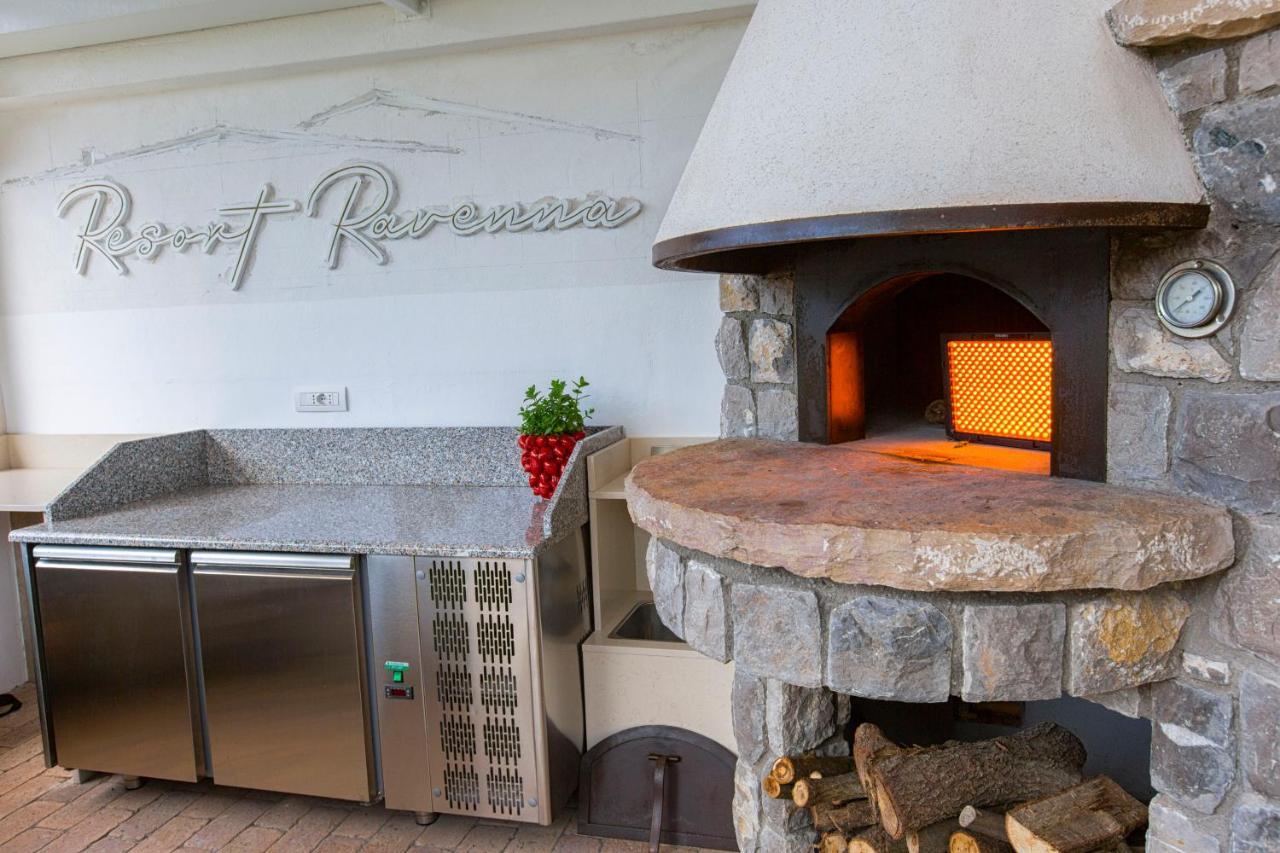 Resort Ravenna ماسّا لوبْرينسِ المظهر الخارجي الصورة